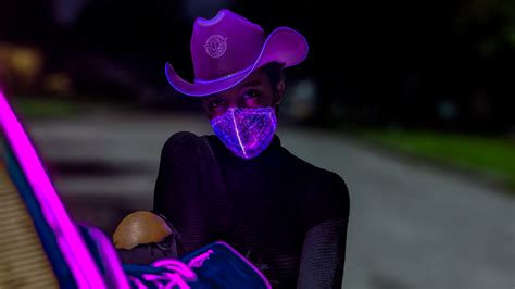 Neon Cowboy Bwin